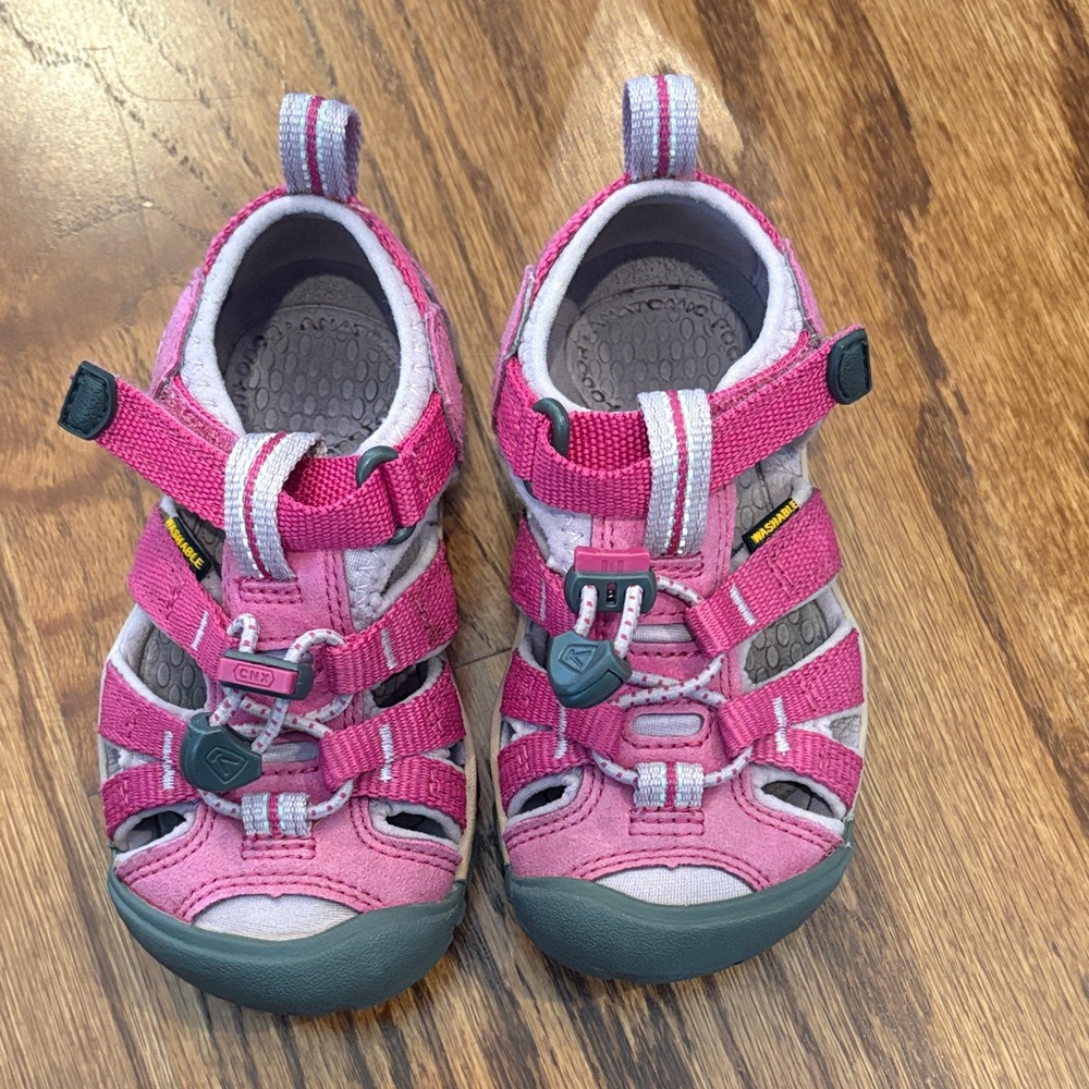 Kids Pink keens